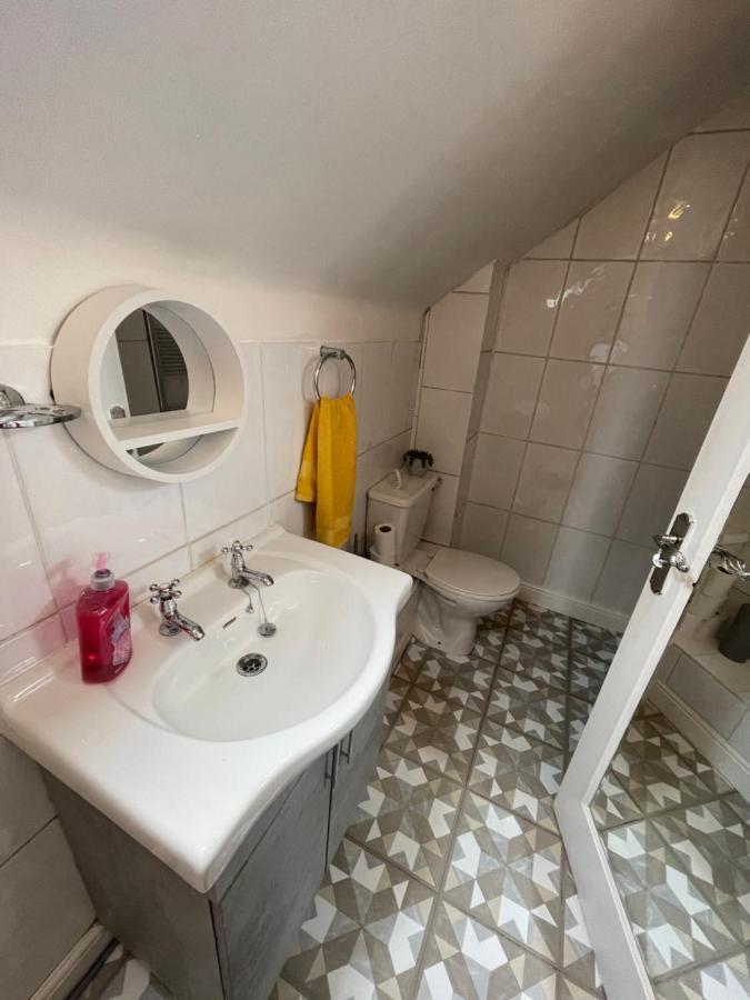1 Bed Flat At Drum Street EDI Exteriér fotografie